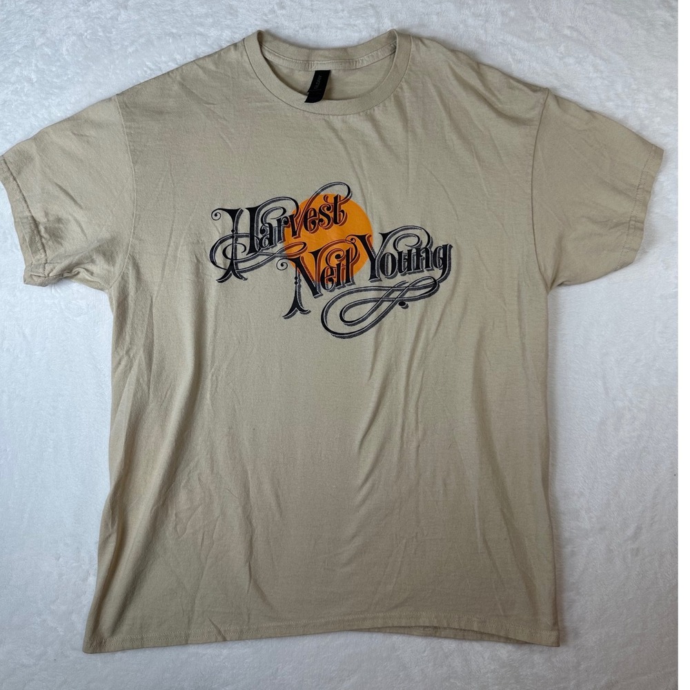Neil Young Harvest Graphic T-Shirt Tan Gildan Heavy Cotton Mens Large Rock Tee
